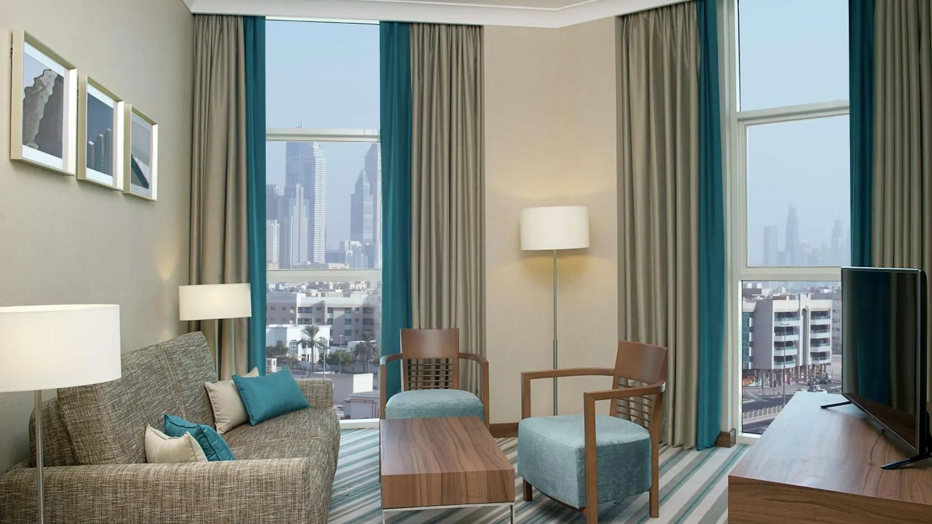 Hilton Garden Inn Dubai Al Mina - Jumeirah 4*,