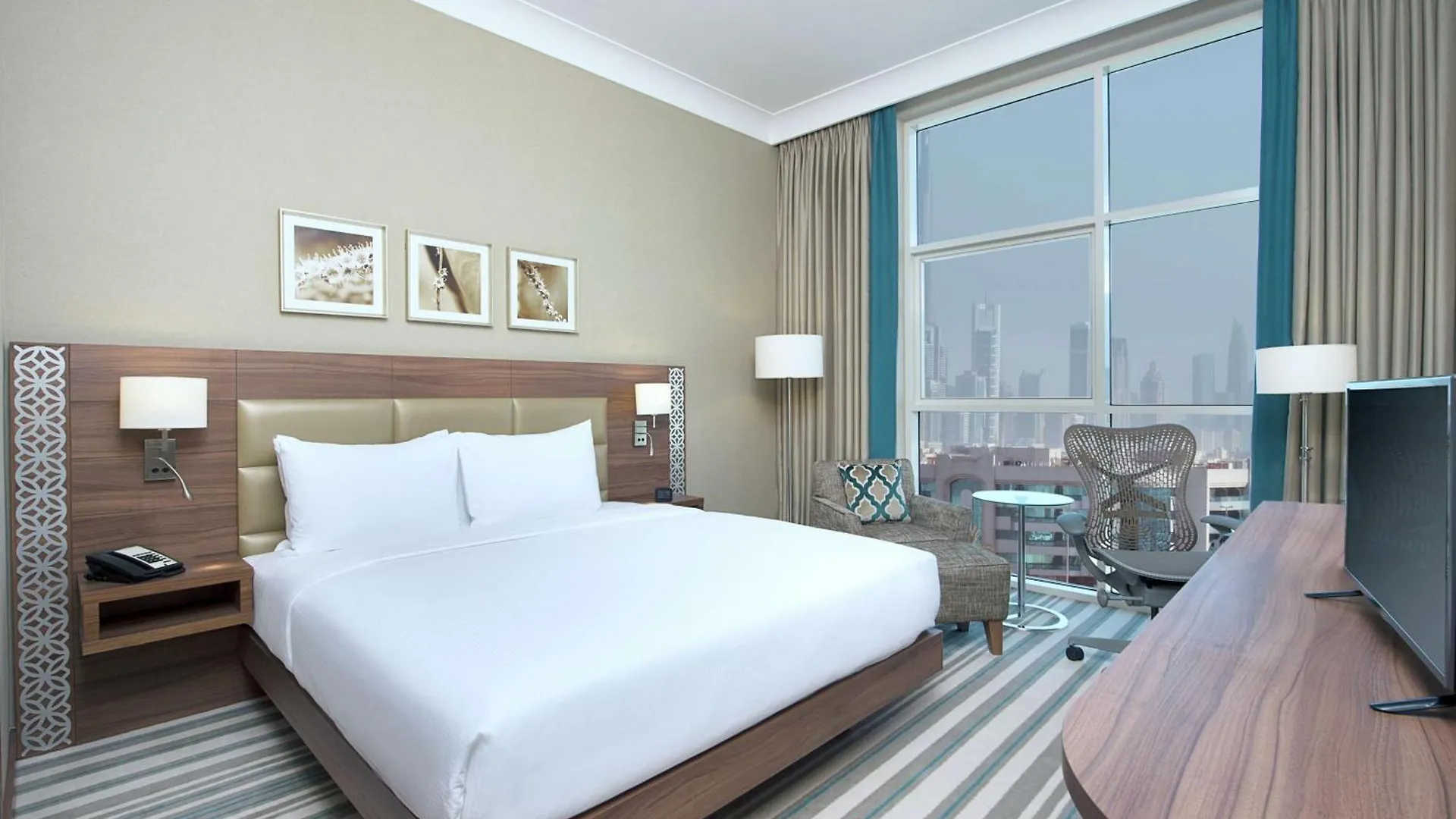 Hilton Garden Inn Dubai Al Mina - Jumeirah Hotel